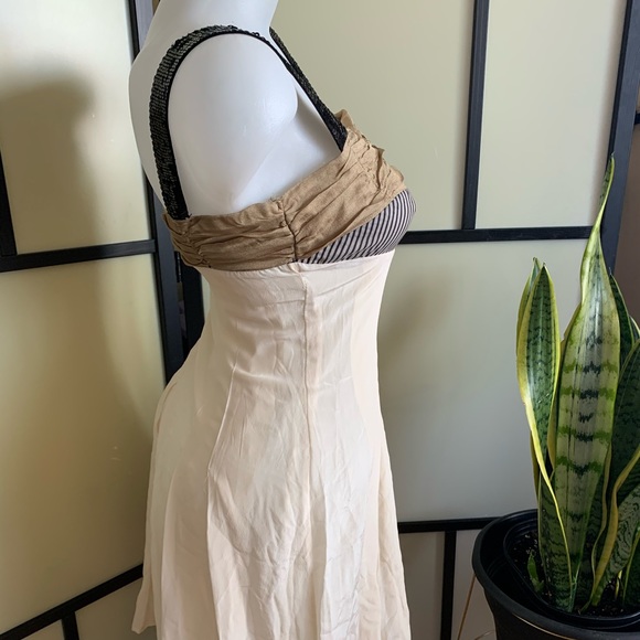 Women’s dress - Picture 3 of 7